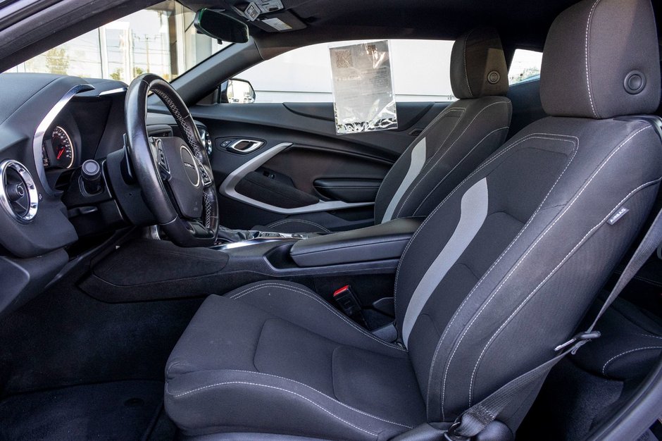 Chevrolet Camaro 1LT RS NOIR AUTOM 39560KM 2024 1 PROPRIO