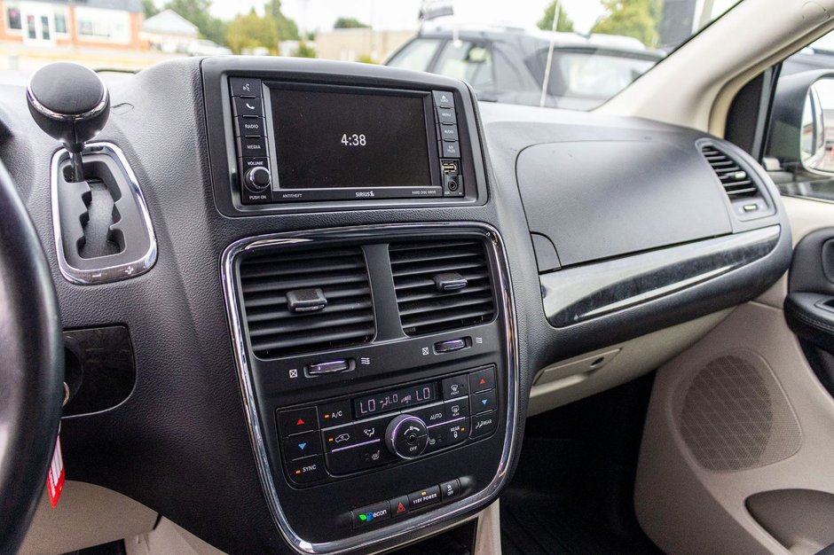 2017 Dodge Grand Caravan CREW PLUS AUTOM STOWNGO NO CARFAX CLAIM