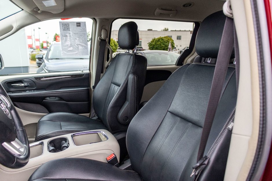 2017 Dodge Grand Caravan CREW PLUS AUTOM STOWNGO NO CARFAX CLAIM