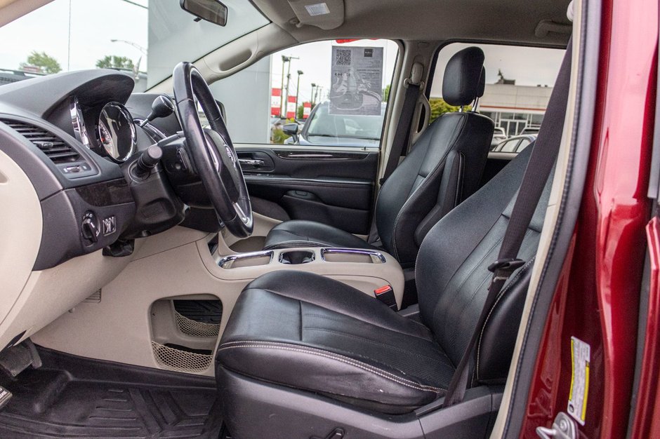 2017 Dodge Grand Caravan CREW PLUS AUTOM STOWNGO NO CARFAX CLAIM