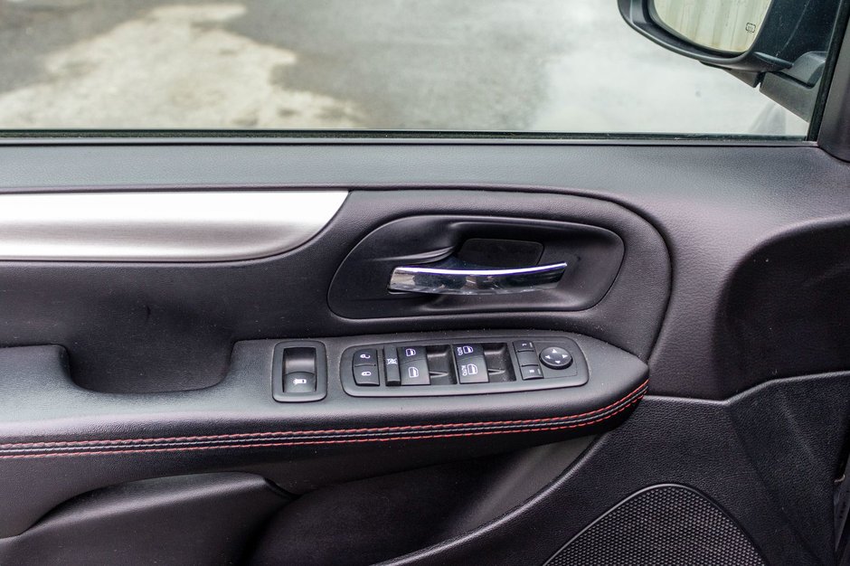 2017 Dodge Grand Caravan GT CUIR PORTES STOW N GO NO CARFAX CLAIM