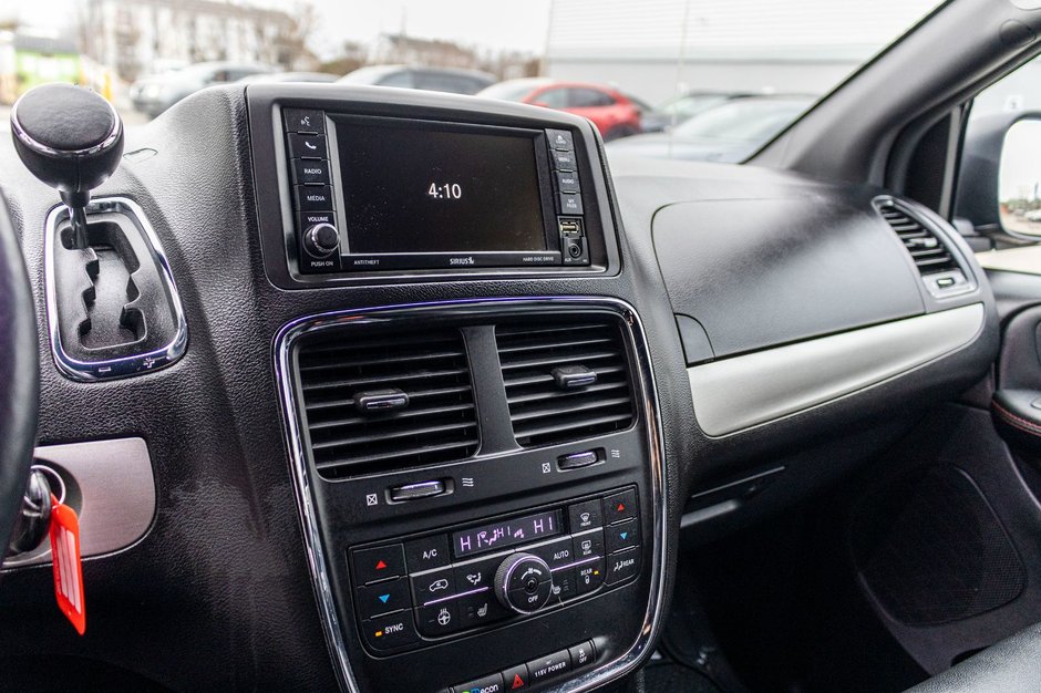 2017 Dodge Grand Caravan GT CUIR PORTES STOW N GO NO CARFAX CLAIM