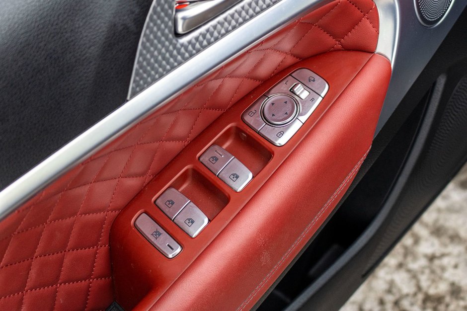 2023 GENESIS G70 3.3T SPORT AWD GRIS CUIR ROUGE WOW BAS KILO