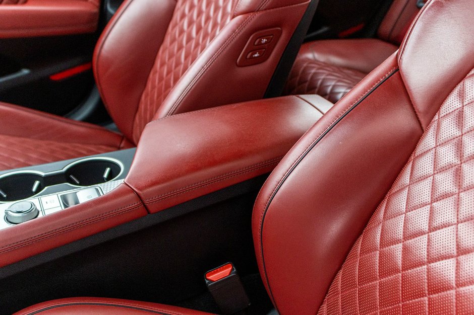 2023 GENESIS G70 3.3T SPORT AWD GRIS CUIR ROUGE WOW BAS KILO