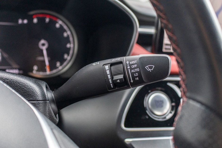 2023 GENESIS G70 3.3T SPORT AWD GRIS CUIR ROUGE WOW BAS KILO