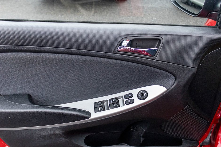 Hyundai Accent GLS TOIT MAN MAGS 2014 PAS DE RECLAMATION AU CARFAX