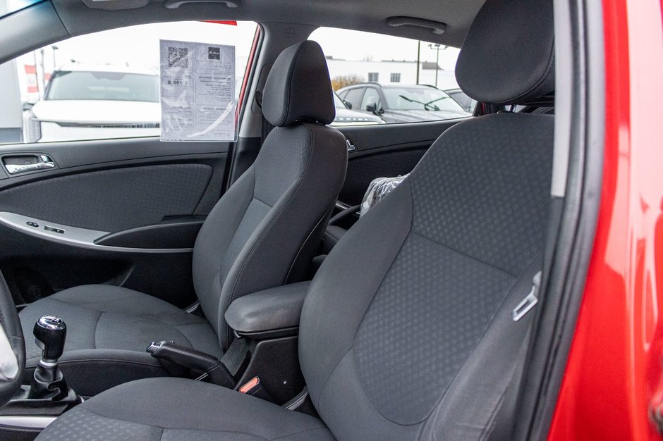 Hyundai Accent GLS TOIT MAN MAGS 2014 PAS DE RECLAMATION AU CARFAX