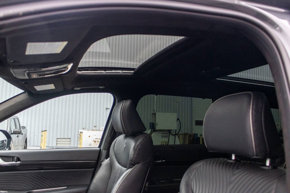 Hyundai Palisade ULTIMATE CALLIGRAPHY AWD CUIR TOIT 2023 PAS DE RECLAMATION AU CARFAX