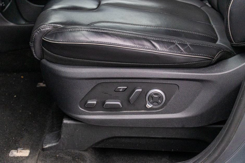 Hyundai Palisade ULTIMATE CALLIGRAPHY AWD CUIR TOIT 2023 PAS DE RECLAMATION AU CARFAX