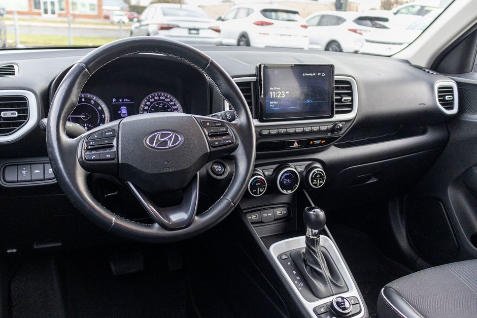 Hyundai Venue ULTIMATE RARE TOIT NAV 2022 PAS DE RECLAMATION AU CARFAX