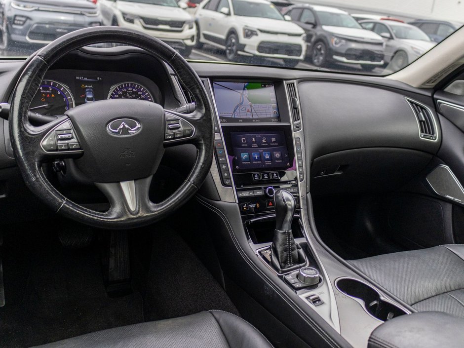 2017 Infiniti Q50 3.0t AWD BLANC CUIR NOIR TOIT LOW KMS
