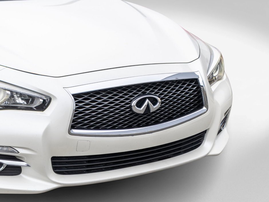 2017 Infiniti Q50 3.0t AWD BLANC CUIR NOIR TOIT LOW KMS