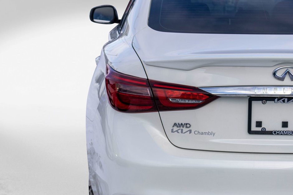 Infiniti Q50 S 3.0T AWD BLANC CUIR NOIR BAS KILO 2019