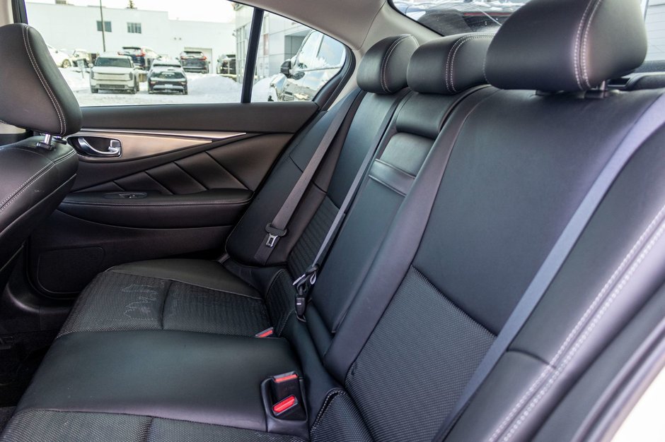 Infiniti Q50 S 3.0T AWD BLANC CUIR NOIR BAS KILO 2019