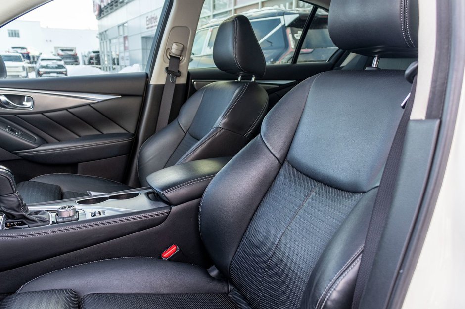 Infiniti Q50 S 3.0T AWD BLANC CUIR NOIR BAS KILO 2019