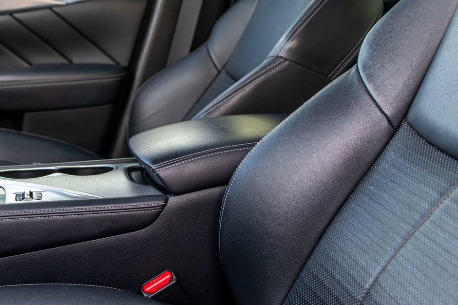 Infiniti Q50 S 3.0T AWD BLANC CUIR NOIR BAS KILO 2019