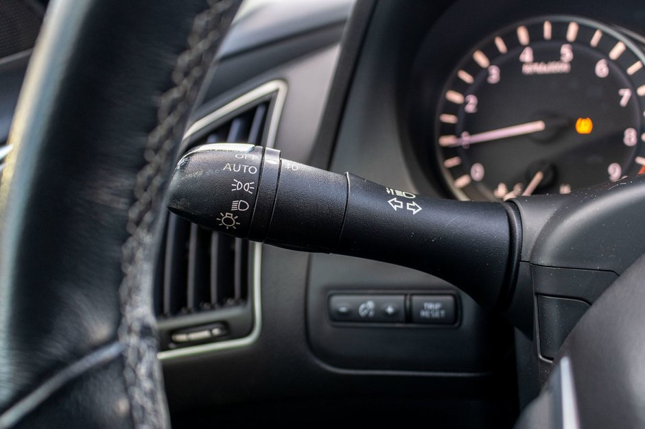 Infiniti Q50 S 3.0T AWD BLANC CUIR NOIR BAS KILO 2019