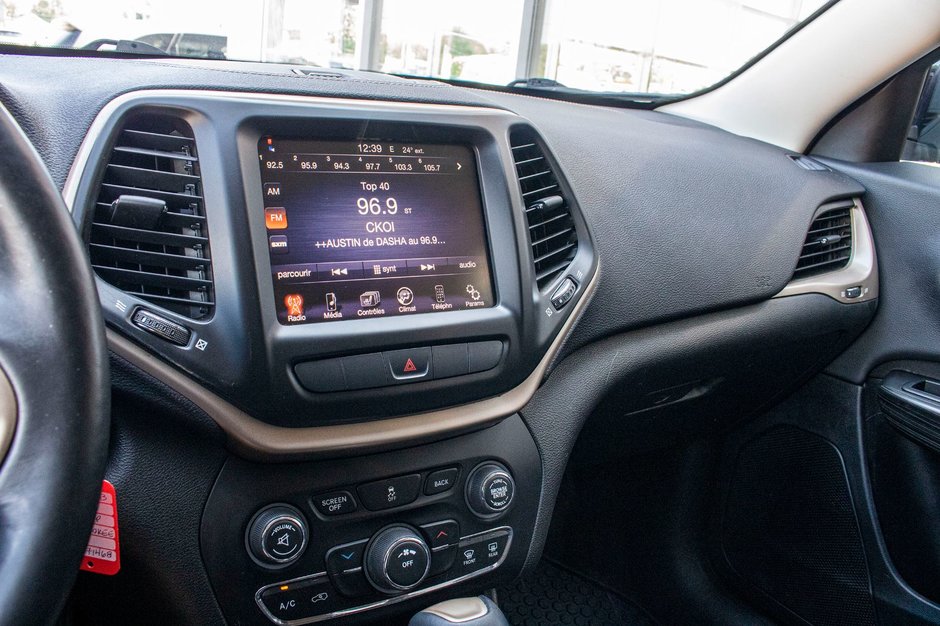 2014 Jeep Cherokee NORTH BAS KILO 8 PNEUS