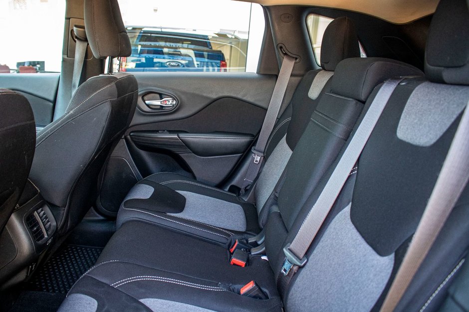 2014 Jeep Cherokee NORTH BAS KILO 8 PNEUS