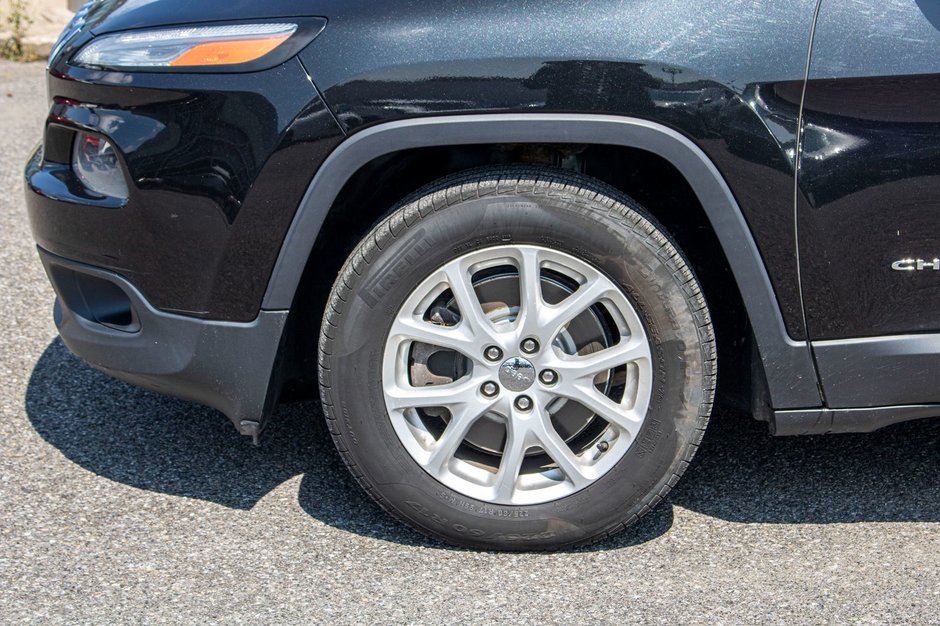 2014 Jeep Cherokee NORTH BAS KILO 8 PNEUS