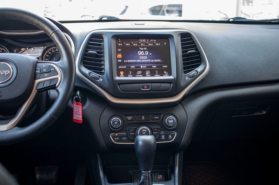 2014 Jeep Cherokee NORTH BAS KILO 8 PNEUS