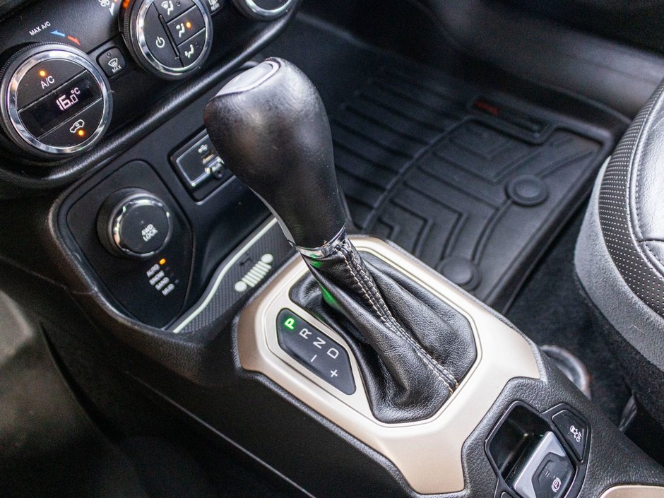 Jeep Renegade LIMITED AWD CUIR TOIT BLANC 2015