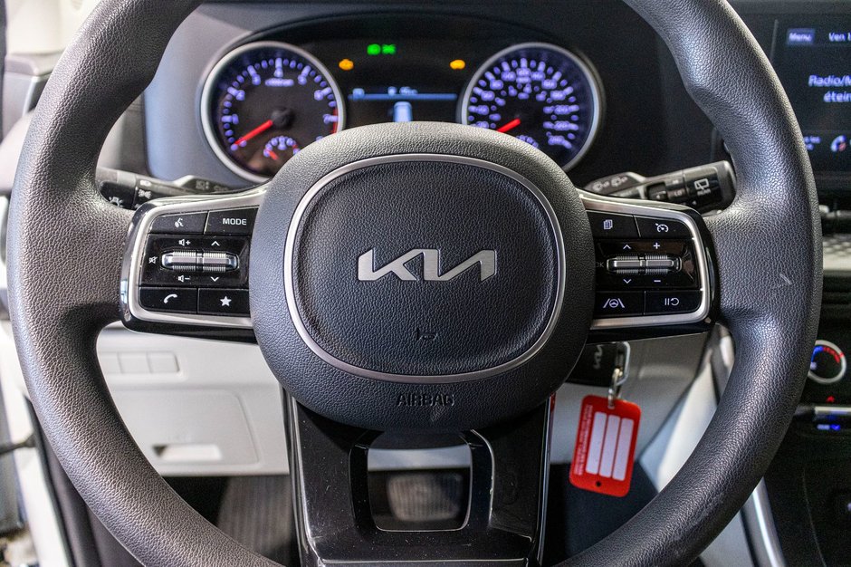 Kia Carnival LX BLANCHE BAS KILO 2022 1 PRORPIO PAS DE RECLAMATION AU CARFAX