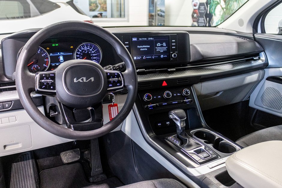 Kia Carnival LX BLANCHE BAS KILO 2022 1 PRORPIO PAS DE RECLAMATION AU CARFAX