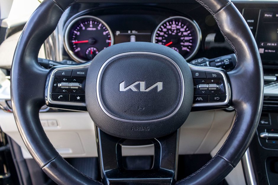 2024 Kia Carnival LX + NO CARFAX CLAIM