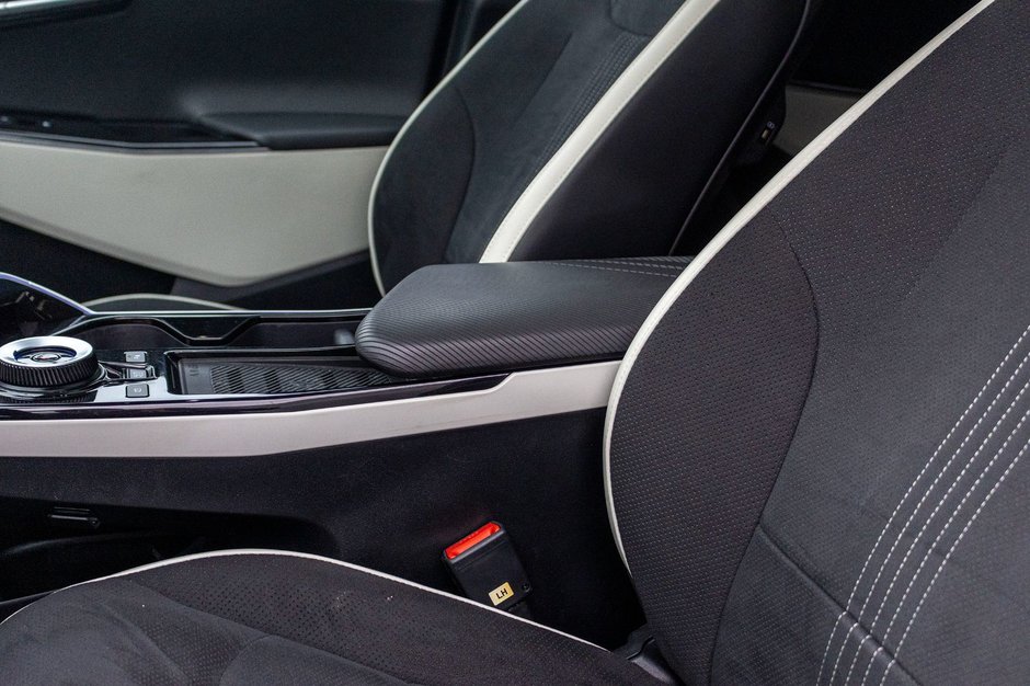 Kia EV6 GT-LINE 2 AWD BLANC TOIT 2024 PAS DE RECLAMATION AU CARFAX