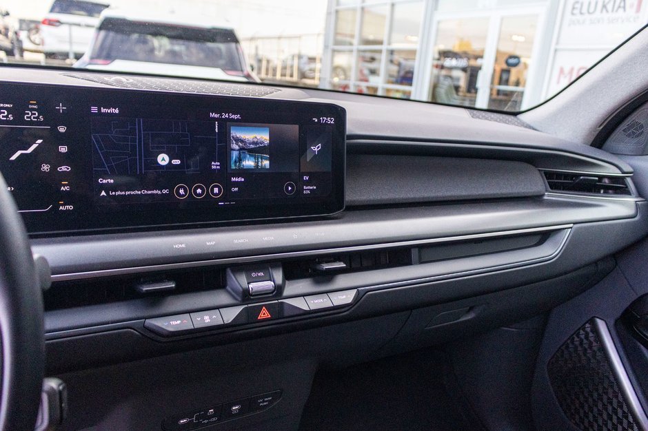 Kia EV9 WIND BLANC 26800KM 2025 1 PROPRIO PAS DE RECLAMTION AU CARFAX