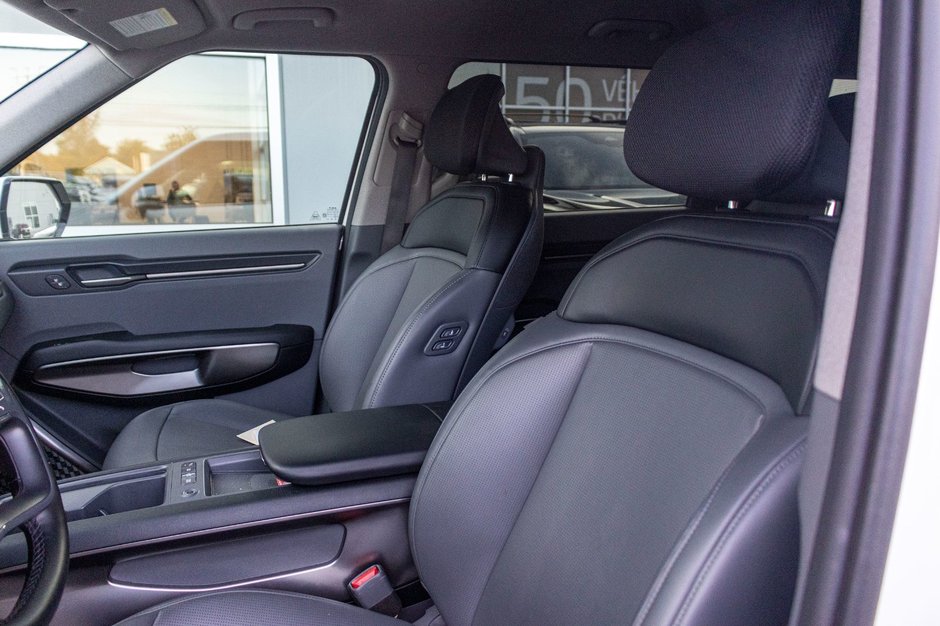 Kia EV9 WIND BLANC 26800KM 2025 1 PROPRIO PAS DE RECLAMTION AU CARFAX