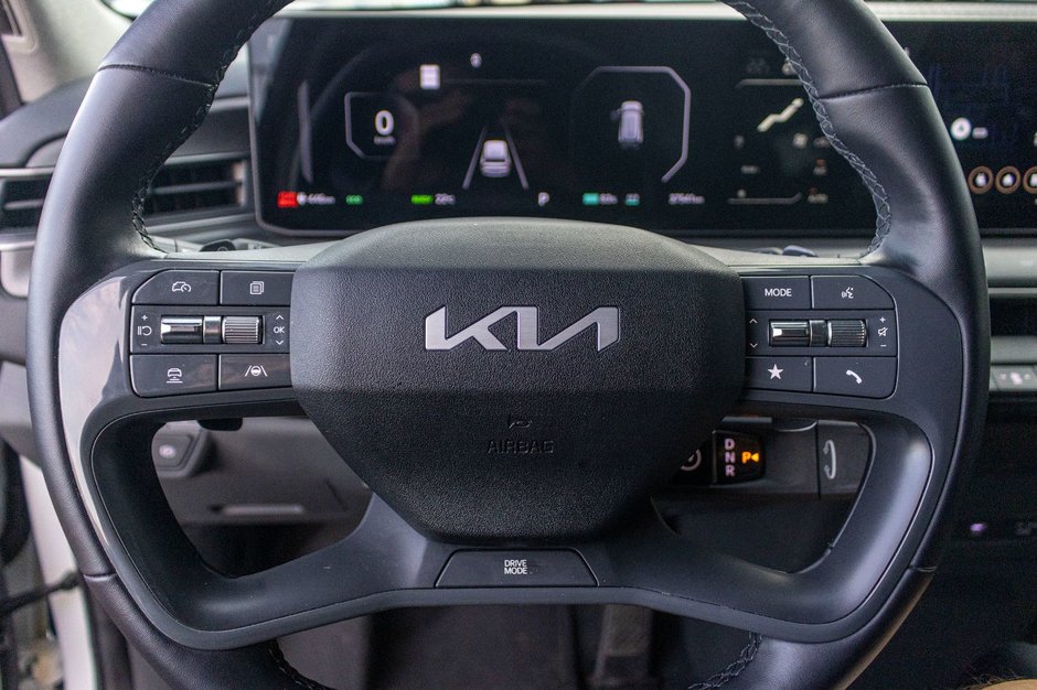 Kia EV9 WIND BLANC 26800KM 2025 1 PROPRIO PAS DE RECLAMTION AU CARFAX