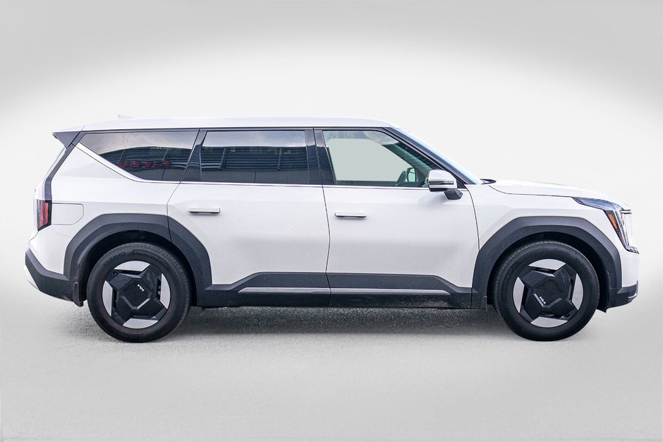 Kia EV9 WIND BLANC 26800KM 2025 1 PROPRIO PAS DE RECLAMTION AU CARFAX