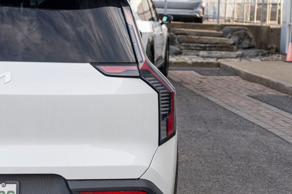 Kia EV9 WIND BLANC 26800KM 2025 1 PROPRIO PAS DE RECLAMTION AU CARFAX