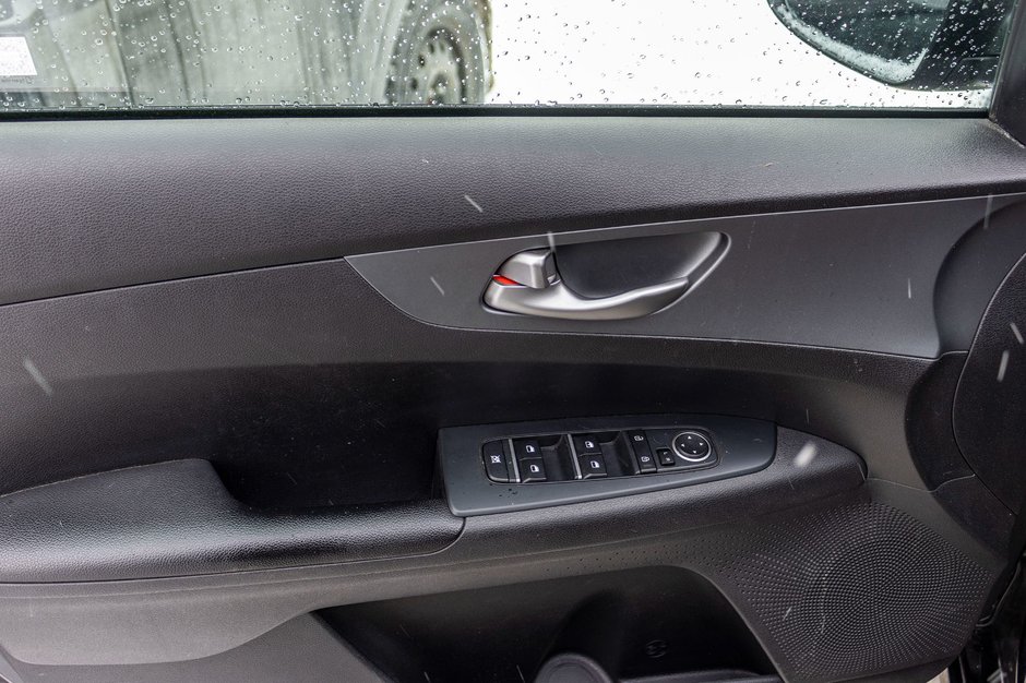 Kia Forte LX AUTOM A/C BAS KILO 2021 1 PROPRIO PAS DE RECLAMATION AU CARFAX