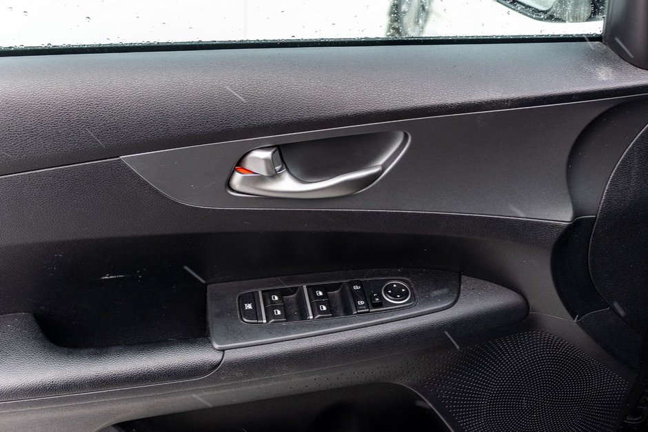 Kia Forte LX AUTOM A/C BAS KILO 2021 1 PROPRIO PAS DE RECLAMATION AU CARFAX