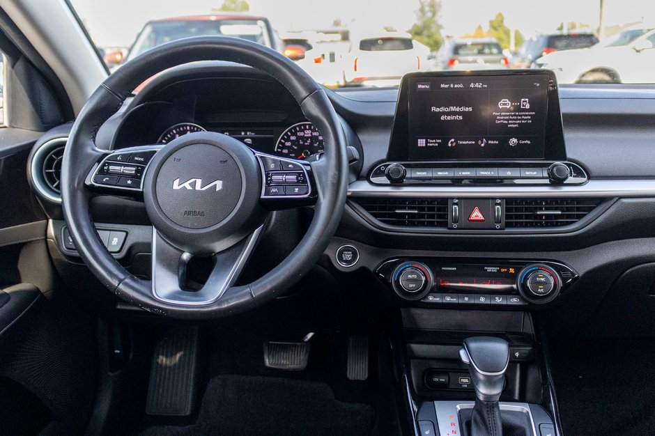 Kia Forte EX+TOIT AUTOM A/C BLEUE 2023 1 PROPRIO PAS DE RECLAMTION AU CARFAX