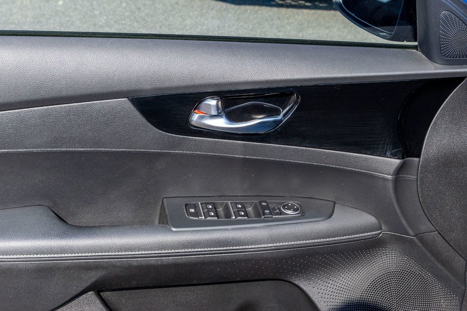 Kia Forte EX+TOIT AUTOM A/C BLEUE 2023 1 PROPRIO PAS DE RECLAMTION AU CARFAX
