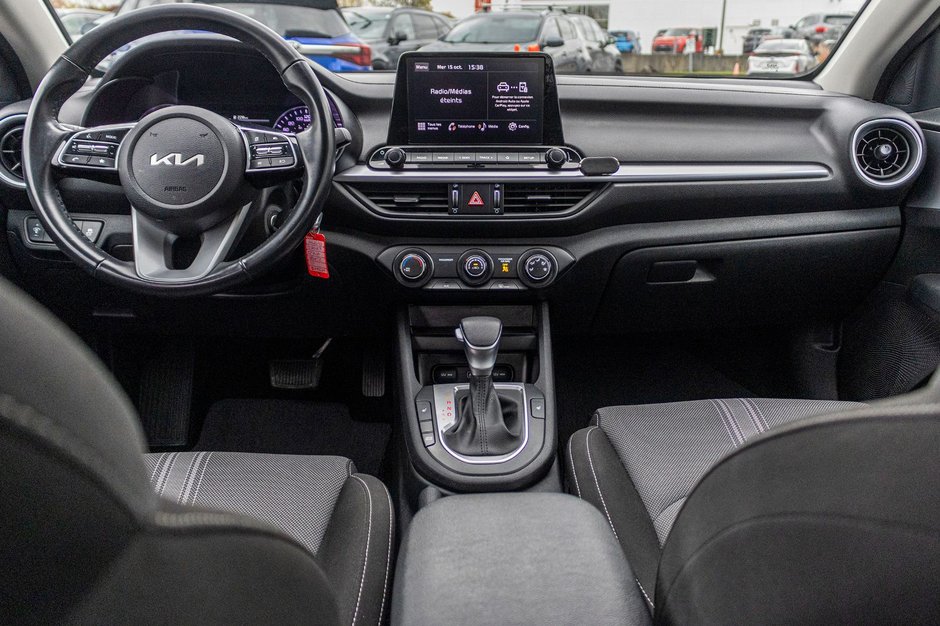 Kia Forte LX AUTOM A/C CAMERA 47584KM 2023 1 PROPRIO PAS DE RECLAMATION AU CARFAX