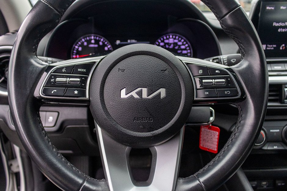 Kia Forte LX AUTOM A/C CAMERA 47584KM 2023 1 PROPRIO PAS DE RECLAMATION AU CARFAX