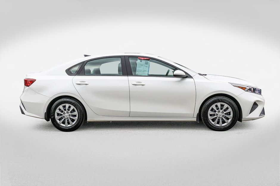 Kia Forte LX AUTOM A/C CAMERA 47584KM 2023 1 PROPRIO PAS DE RECLAMATION AU CARFAX