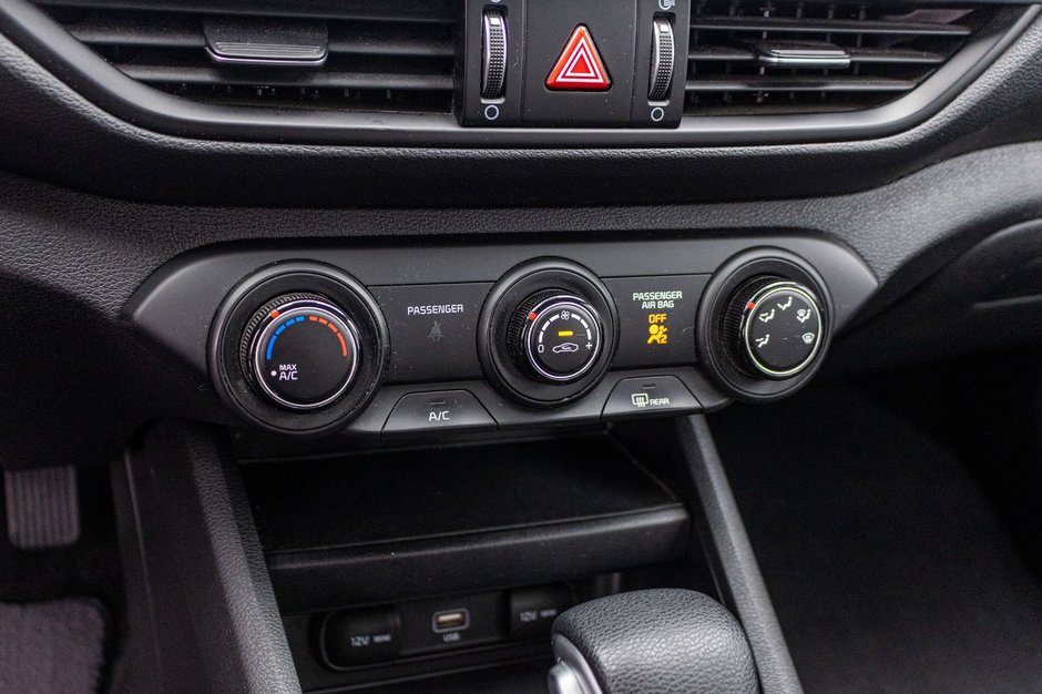 Kia Forte LX AUTOM A/C CAMERA 47584KM 2023 1 PROPRIO PAS DE RECLAMATION AU CARFAX