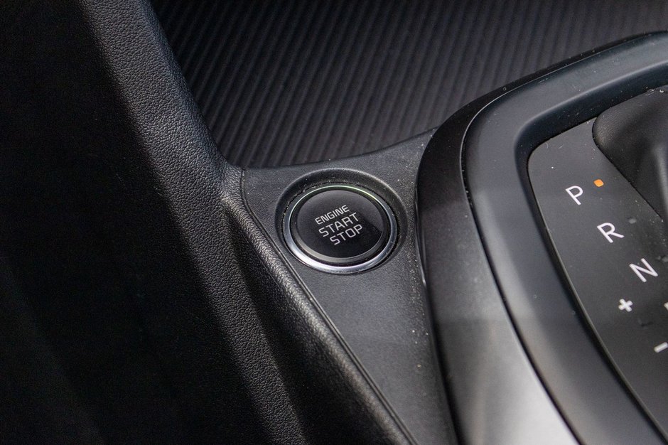 Kia K4 LX AUTOM 14068KM 2025 1 PROPRIO PAS DE RECLAMATION AU CARFAX