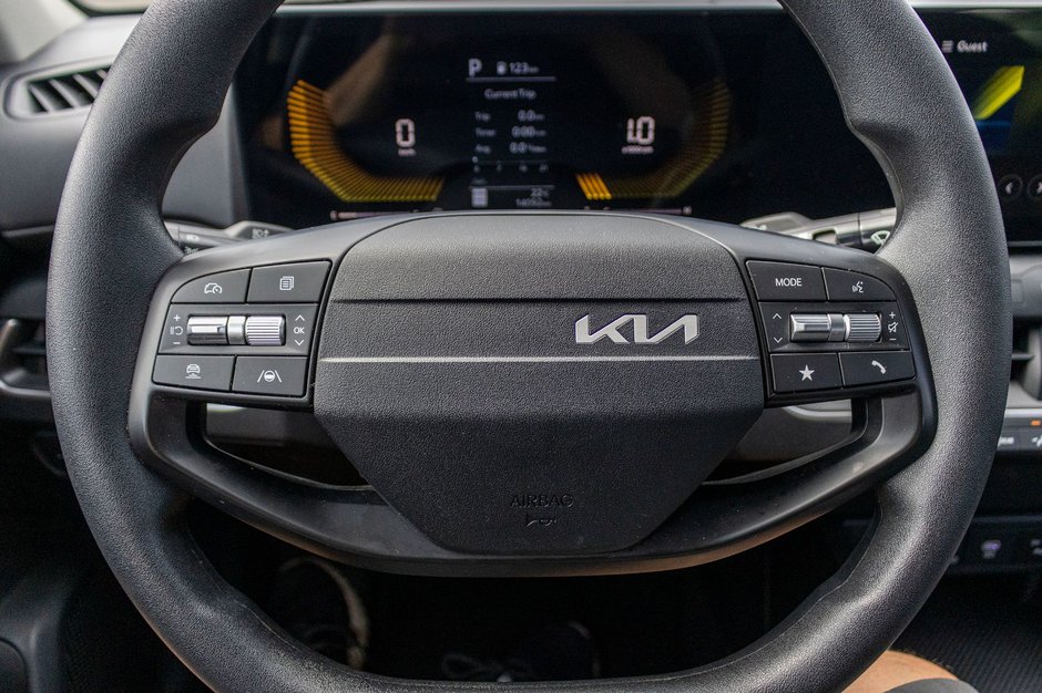 Kia K4 LX AUTOM 14068KM 2025 1 PROPRIO PAS DE RECLAMATION AU CARFAX