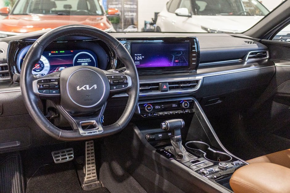 Kia K5 GT GRIS MAT CUIR ORANGE WOW 2023 1 PROPRIO