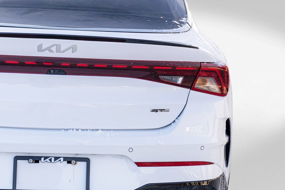 Kia K5 GT-LINE AWD 1.6T BLANC CUIR NOIR 2024 PAS DE RECLAMATION AU CARFAX