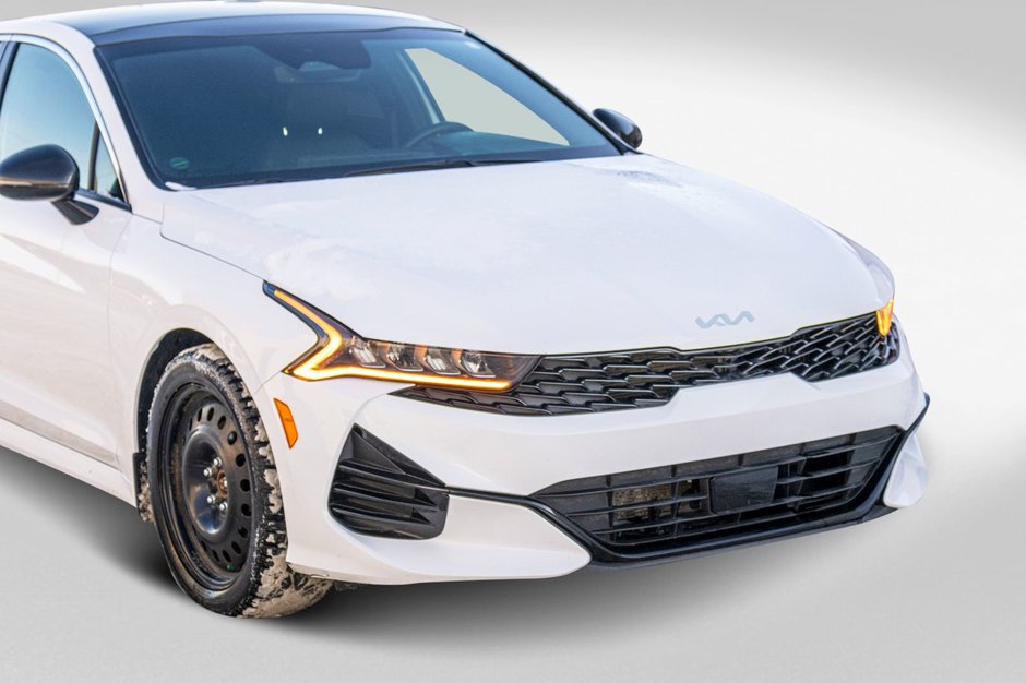 Kia K5 GT-LINE AWD 1.6T BLANC CUIR NOIR 2024 PAS DE RECLAMATION AU CARFAX