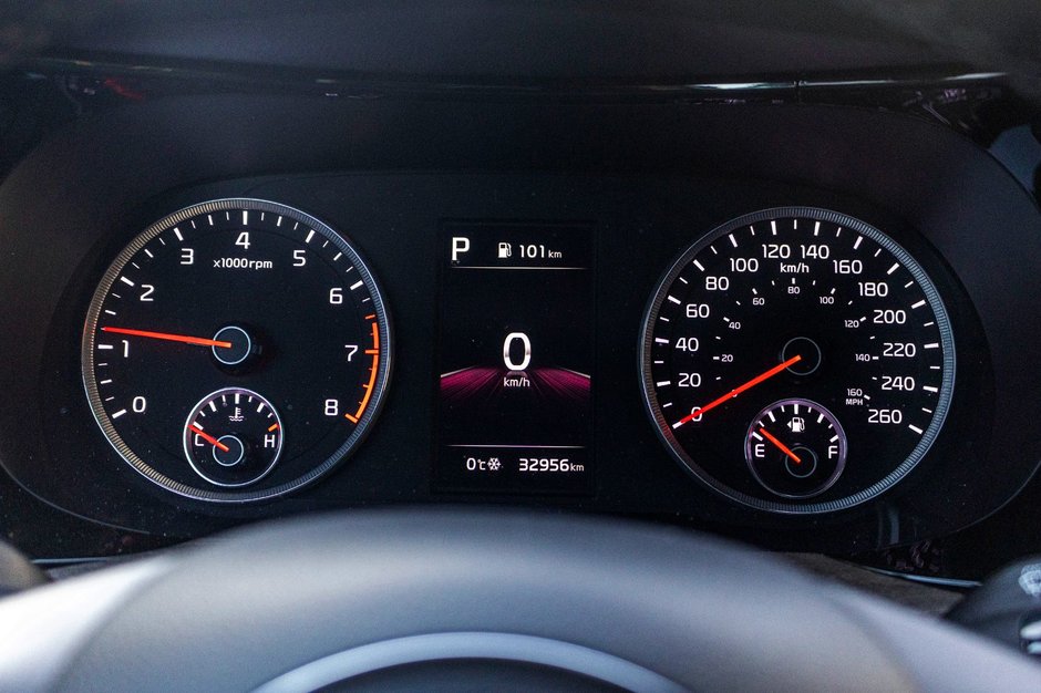 Kia K5 GT-LINE AWD 1.6T BLANC CUIR NOIR 2024 PAS DE RECLAMATION AU CARFAX