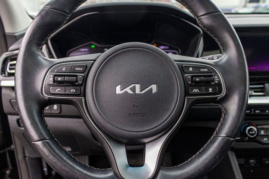 Kia Niro SX TOURING NOIR 26242KM 2022 1 PROPRIO PAS DE RECLAMATION AU CARFAX